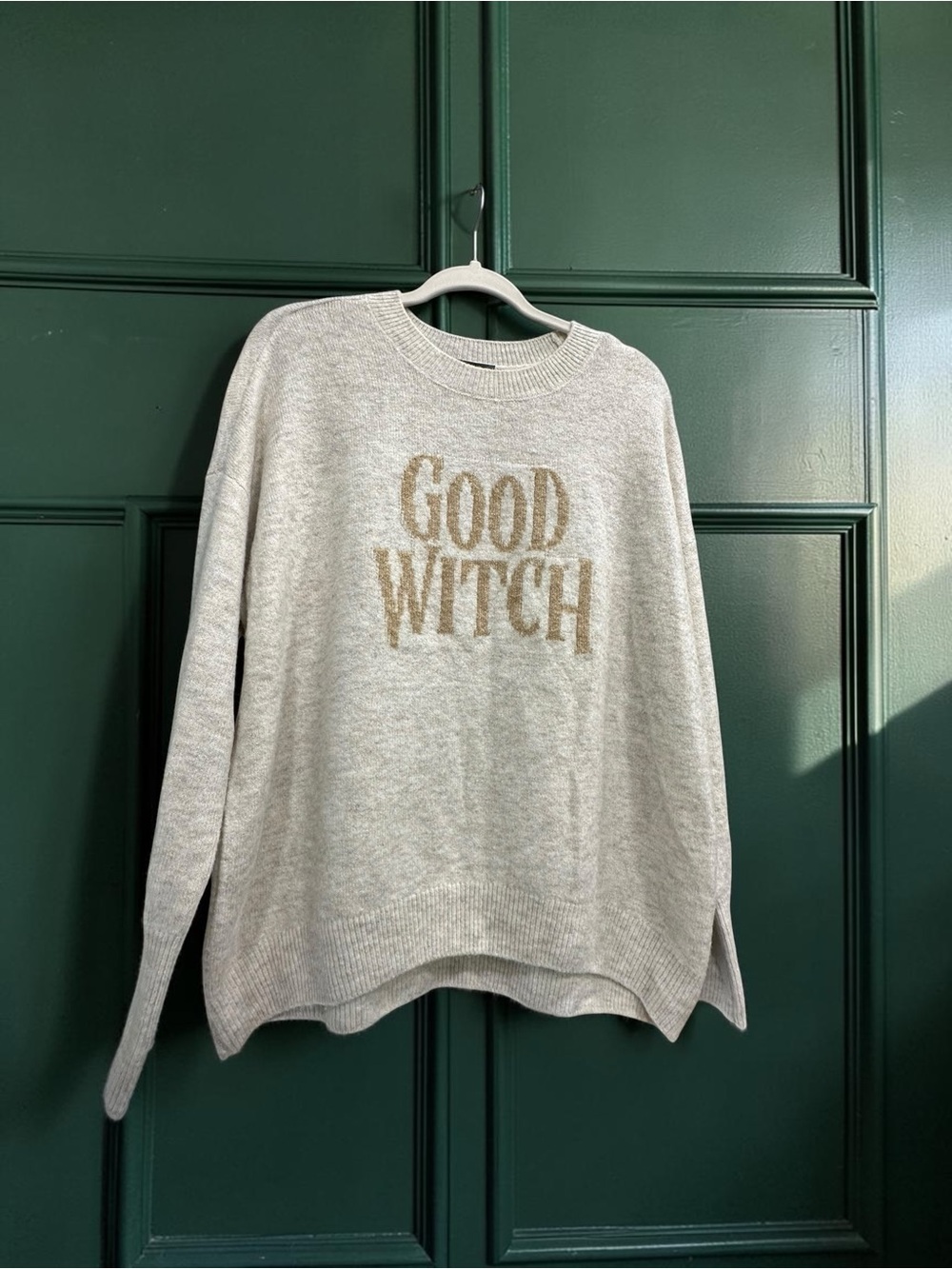 Vince Camuto “ Good Witch “ Lightweight Soft Sweater. Size: Small ( Oversized )